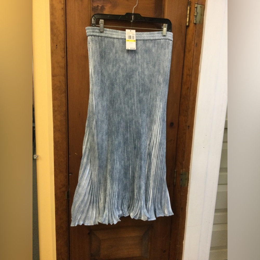 MICHAEL KORS SKIRT, NWT, SIZE MEDIUM
